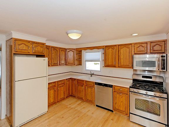 3rd image of 156 Ballston Ave