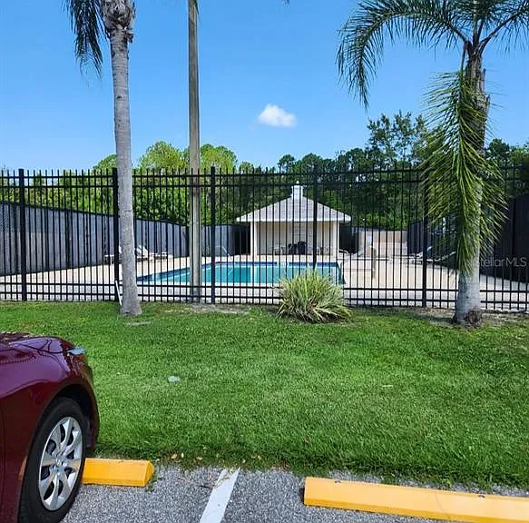 2327 Prime Cir #B — Photo 9