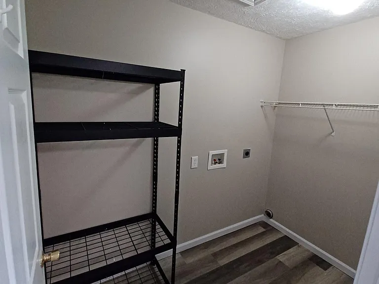 591 Joshua Dr — Photo 10