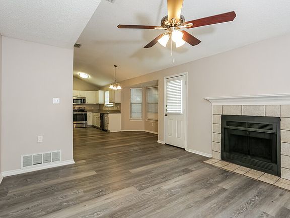 4th image of 208 Chamblin Dr