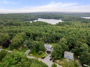 14 Sleepy Hollow Dr, Plymouth, MA 02360