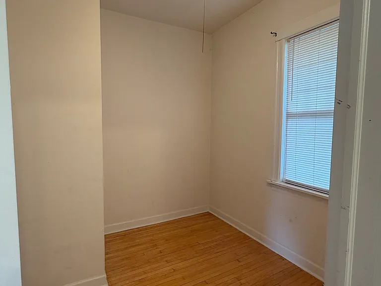 3319 W Berteau Ave #2 — Photo 15