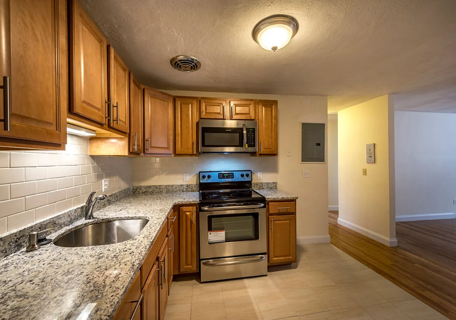 2-bedroom w/H&HW * One Block to BU — Photo 2