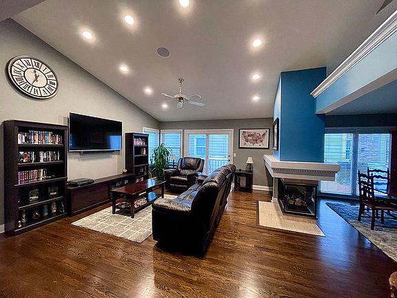 2nd image of 1621 Blue Grouse Cir