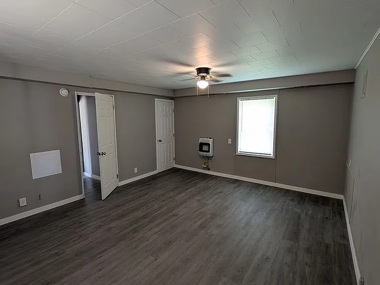 2379 Locust Rd — Photo 9