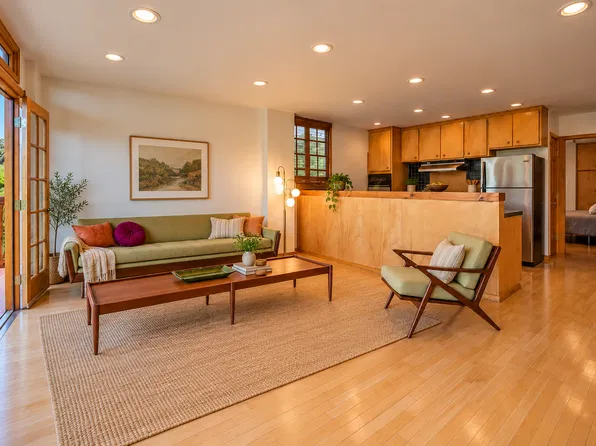 7042 Pacific View Dr, Los Angeles, CA 90068