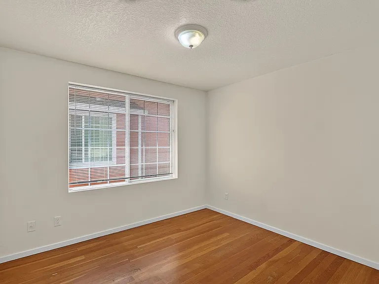 2038 SE 171st Ave — Photo 13