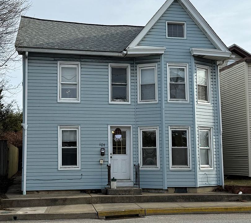 1st image of 109 N Earl St