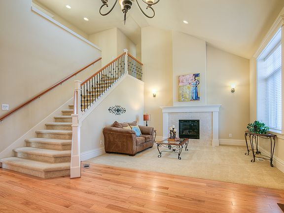 4th image of 23455 NE 11th Ct
