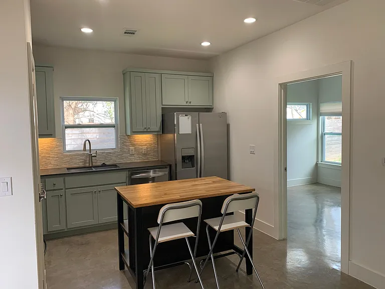 1003 Linden St #B — Photo 6