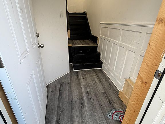 3rd image of 753 Chislett St Floor 2