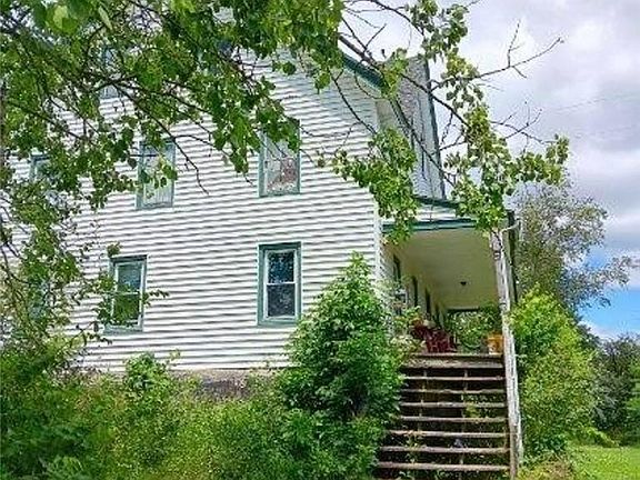 3rd image of 495 Swiss Hill Road N