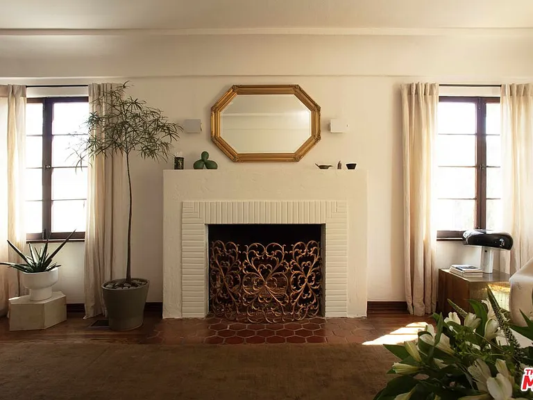 5662 Berkshire Dr — Photo 13