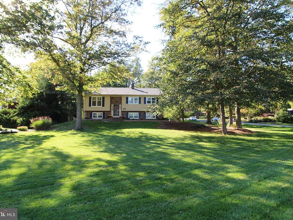 1st image of 316 N Hickory Dr