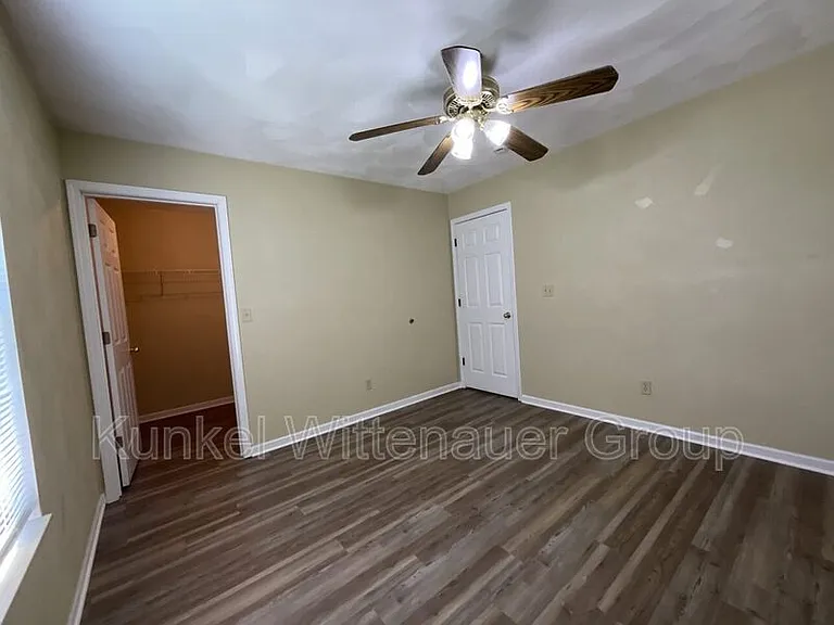 504 Draco Dr — Photo 17