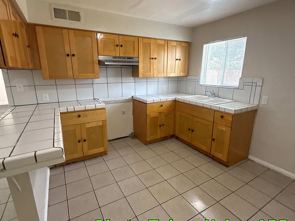 1840 Quincy St #11
