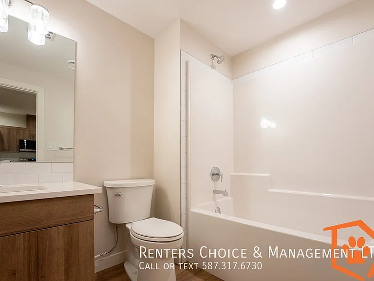 4205B 57th St — Photo 4