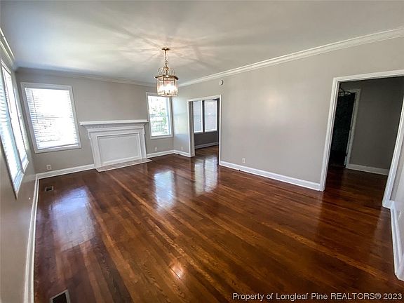 4th image of 302 E 13th St