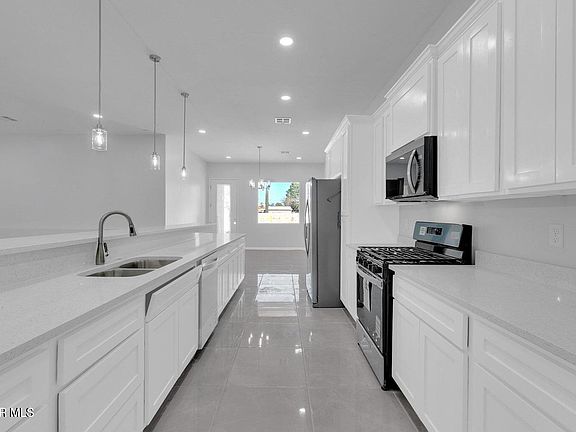 2nd image of 351 Plaza Bonita Way