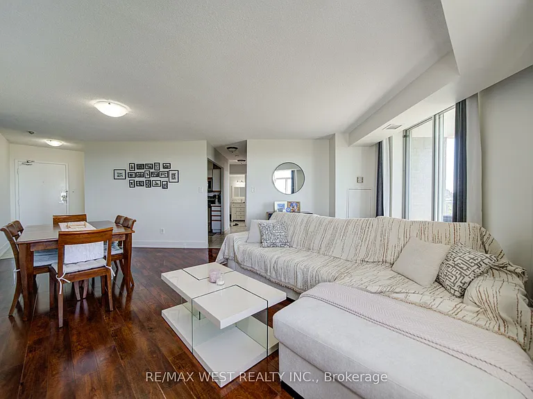 3559 Eglinton Ave W #1309 — Photo 16