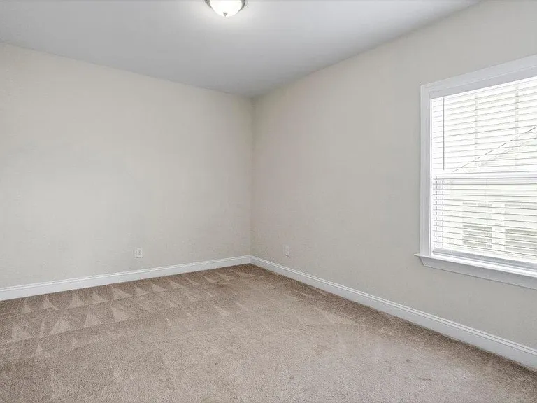 1829 Knights Crest Way — Photo 31