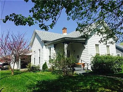 250 N Walnut St photo 1