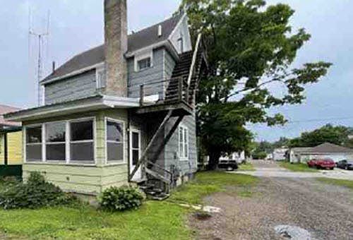 4th image of 807 Young St