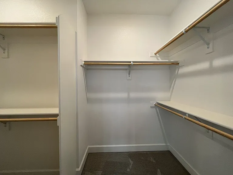 7002 SE Genrosa St — Photo 36