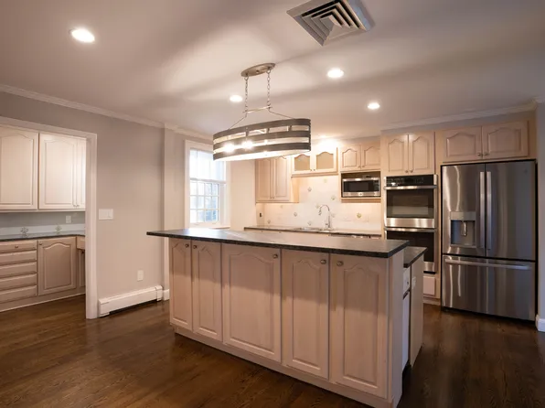 39-41 Pudding Stone Ln #1, Newton Center, MA 02459