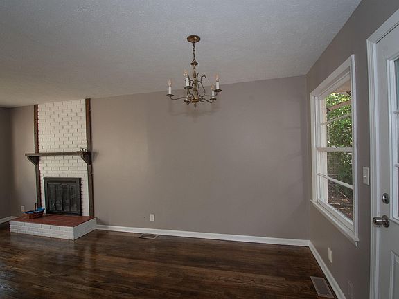 5th image of 2515 Belle Haven Dr
