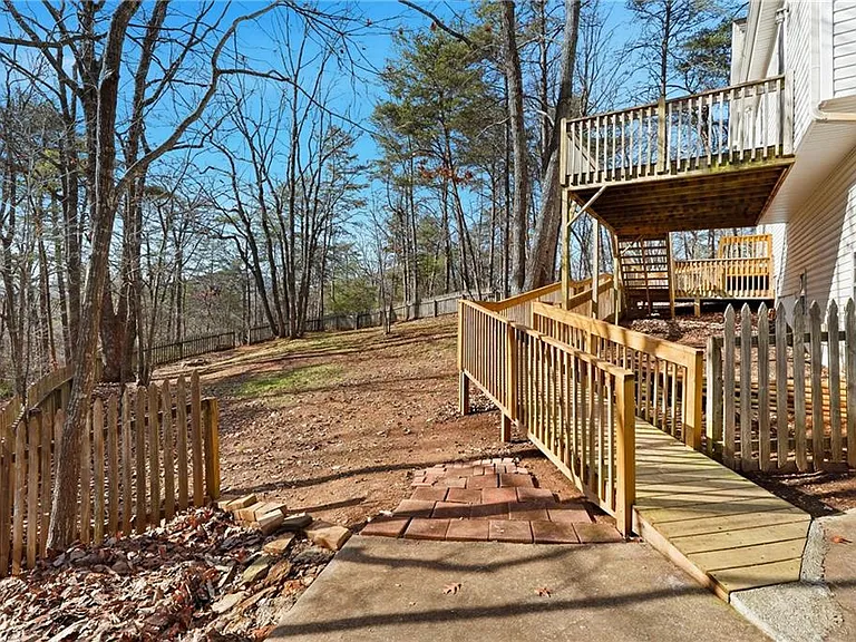 186 Franklin Ct — Photo 24