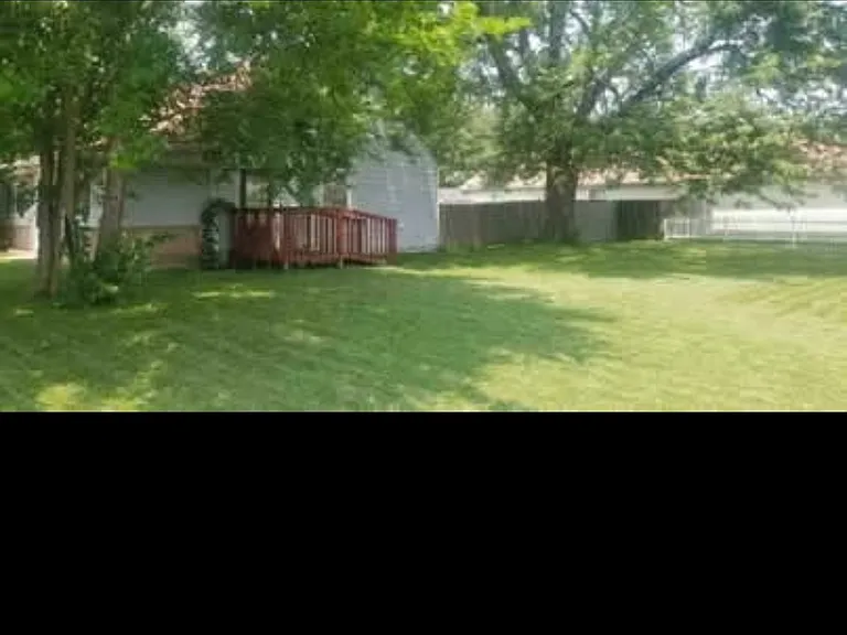 135 Oakwood Ave — Photo 4