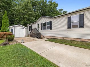 3403 Nottingham Dr, Northville, MI 48167