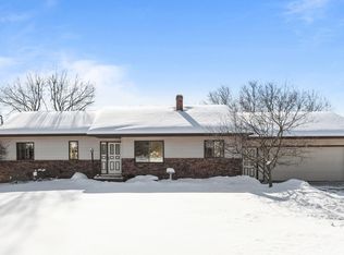 841 E Apple Creek Rd, Appleton, WI 54913