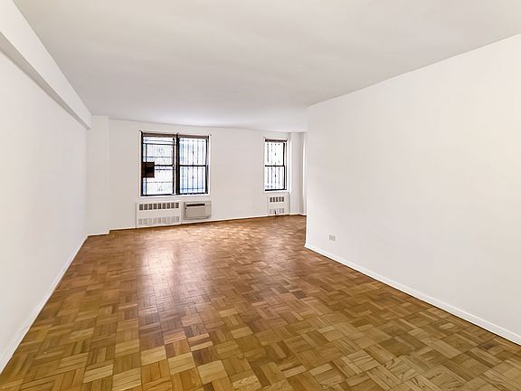 2nd image of 665 Thwaites Pl APT 1X