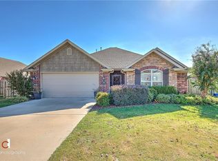 2921 W Millstone Dr, Fayetteville, AR 72704