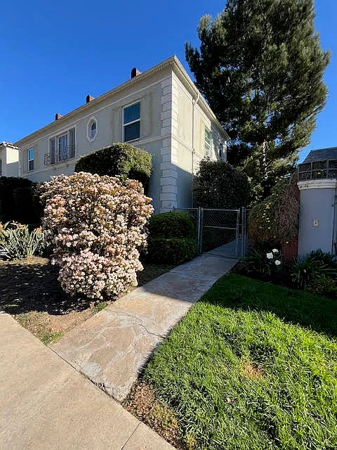 1 bed, 1000 sqft, $2,500 — Photo 2