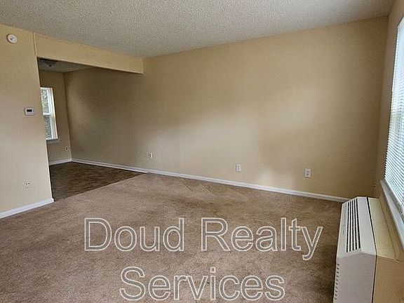 2nd image of 13 Hedge Ln #F