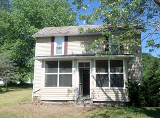 7 Earl St, Glouster, OH 45732