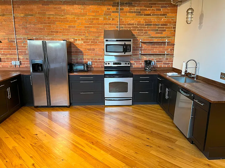 209 E 3rd St #2A — Photo 3