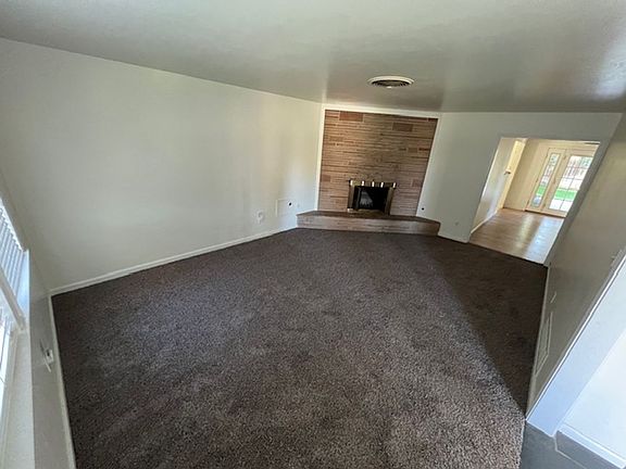 3rd image of 3119 Christmas Tree Ln