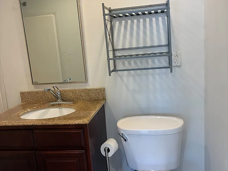 5830 Willow St #5830 — Photo 7