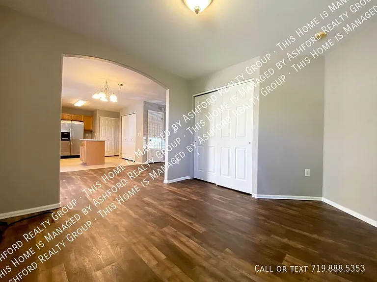 464 Ellers Grv — Photo 10