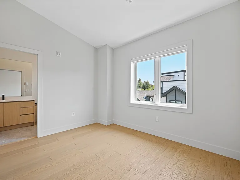3410 Knight St — Photo 12