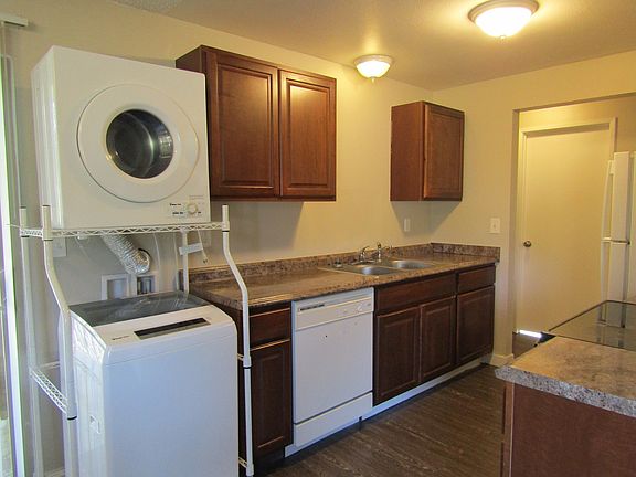 5th image of 19014 B St E APT B