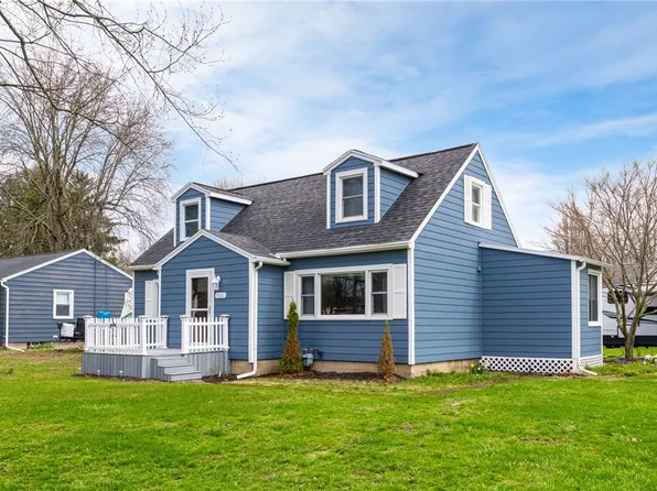 986 Gravel Rd, Webster, NY 14580