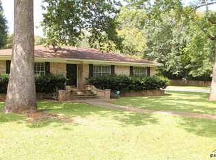 1115 E Angelina St, Palestine, TX