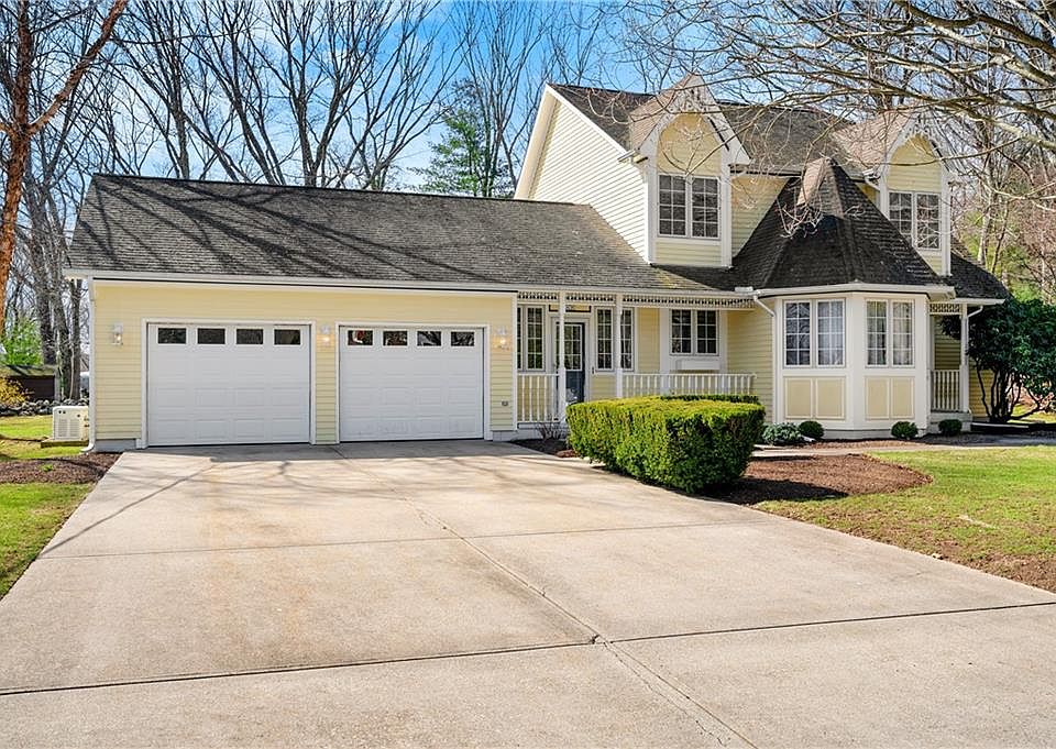 1st image of 40 Green Meadow Ln