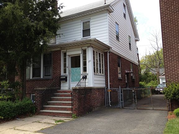 2nd image of 251 Hoffman Blvd