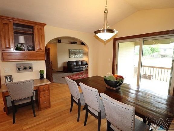 5th image of 3004 W Rose Crest Dr